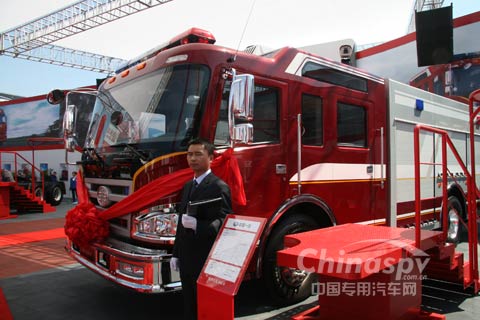 一汽解放城市主战消防车是我国第一辆高端消防车