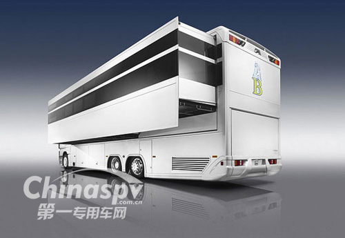 为长期居住而生的奔驰豪华房车