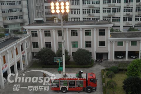 国内最高举高照明消防车落户台州