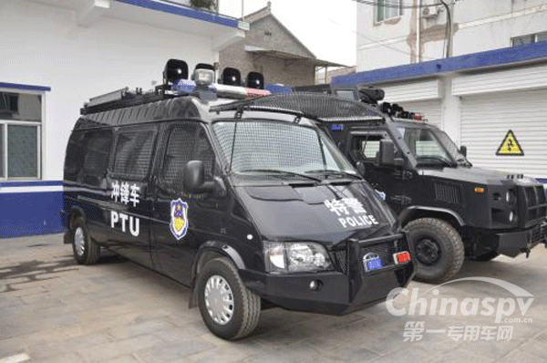 山西安泽公安发放新购置警用车