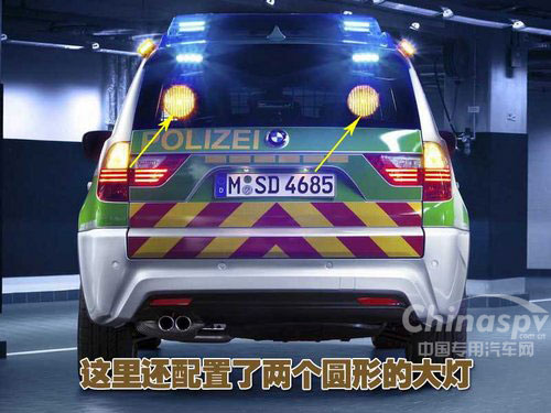 宝马X3警用车后面图