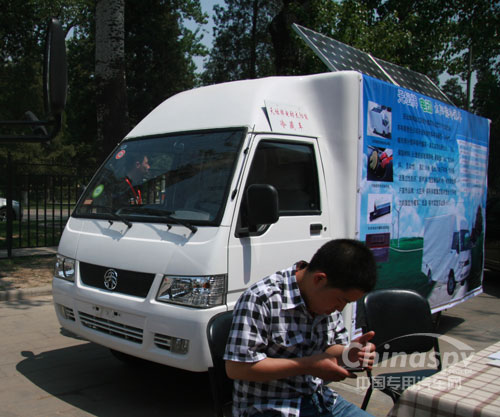 天坛海乔客车改装的电动太阳能冷藏车