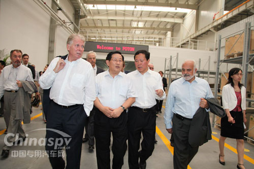 万钢及欧盟和欧洲12国驻华大使考察福田新能源汽车