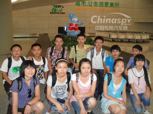 米其林四川特困灾区受助学生参观上海世博会