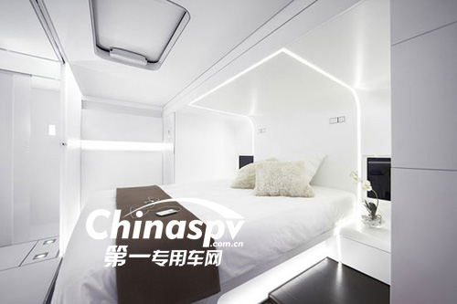 宽敞舒适的卧室