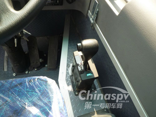 艾里逊2100、T270变速箱已经成为协发公司生产的国产机场摆渡车的标配