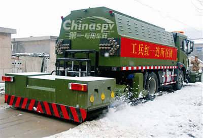新式多功能除冰扫雪车