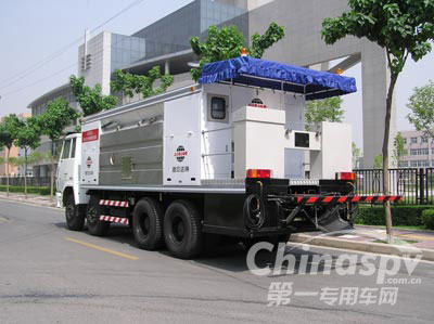 达刚路机封层车参加工程机械年度产品评选