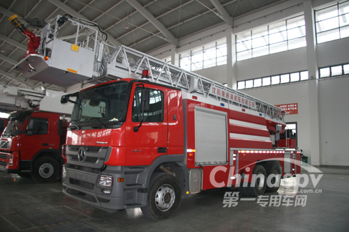 YT32型云梯消防车