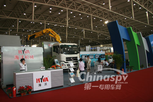 海沃展台是此次展会规模最大的展台，产品线丰富