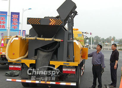 烟台市牟平区新购置的沥青路面养护车