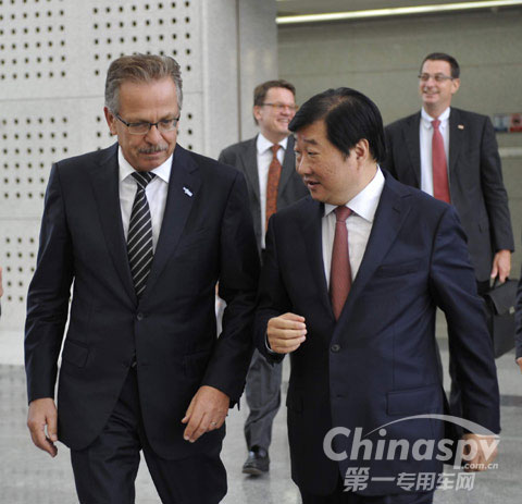 潍柴动力董事长谭旭光会见德国博世公司董事会主席菲润巴赫