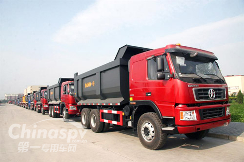大运重卡首推U型车厢自卸车 发往加纳