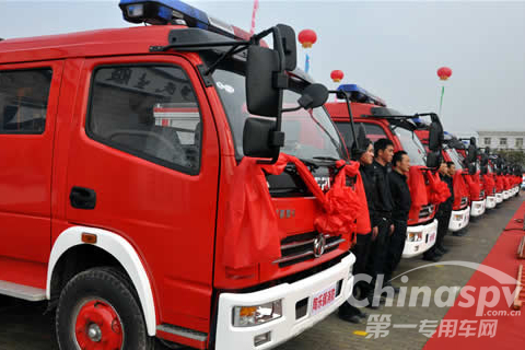 宁夏平罗县为11个乡镇配备消防车