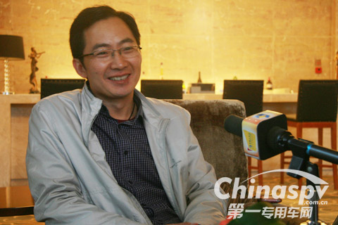 海沃营销总监陈人旗接受记者采访