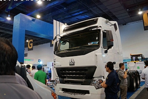 重汽多款产品亮相菲律宾亚洲工程机械展