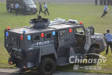 青岛重工两部警用装甲车交付