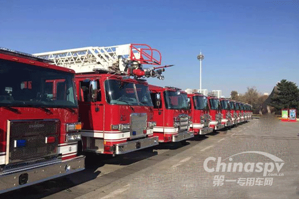 三款21台豪士科消防车装备哈尔滨
