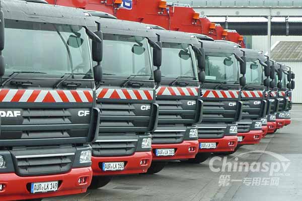 配有艾里逊变速箱及HS上装的DAF CF 75侧装垃圾车