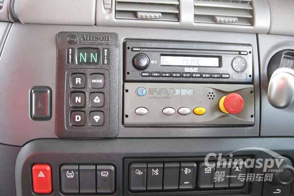 侧装垃圾车车内仪表盘