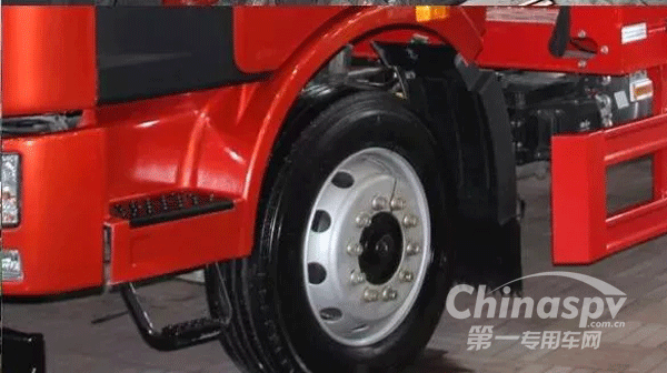 实力过人 解放中置轴轿运车J6L全解析