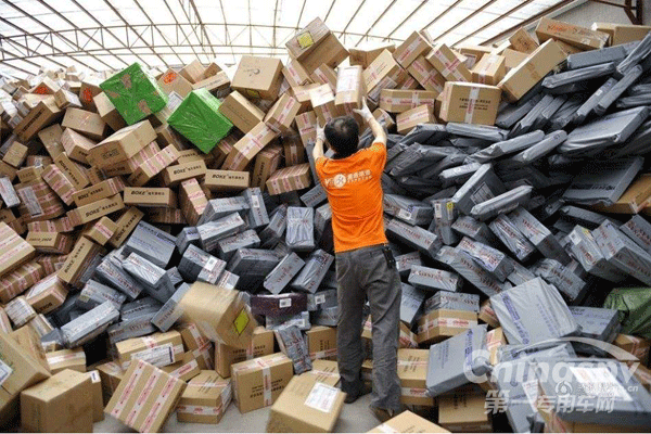 2017年我国快递突破400亿件