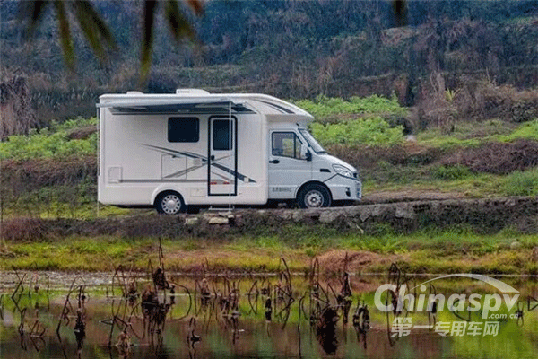 重庆市启动房车旅游扶贫活动