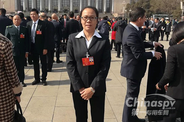 玉柴人大代表许燕妮携3项建议议国是