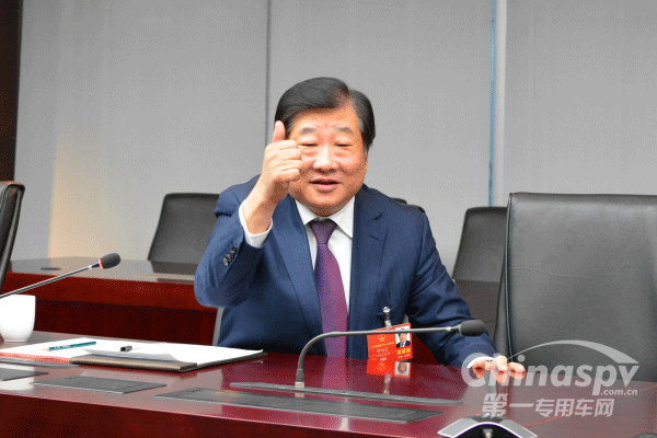 “五问”全国人大代表谭旭光