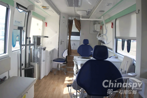 宇通高端牙科诊疗车交付深圳客户