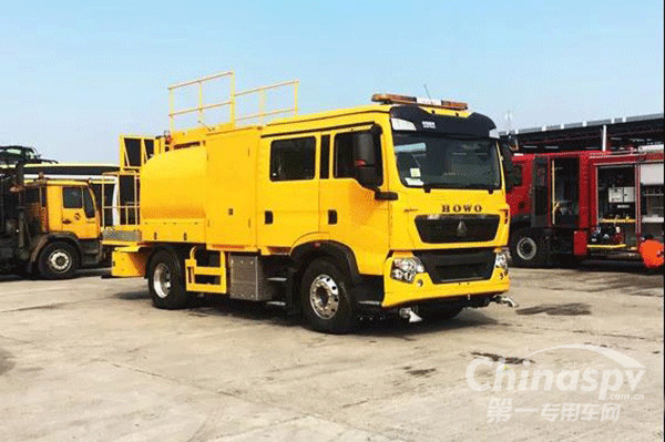 中国重汽欧Ⅵ环卫车首次进入香港