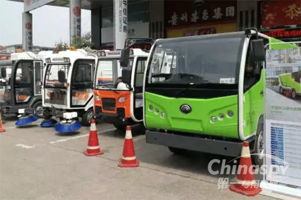 宇通环卫新能源洗扫车精彩亮相上海