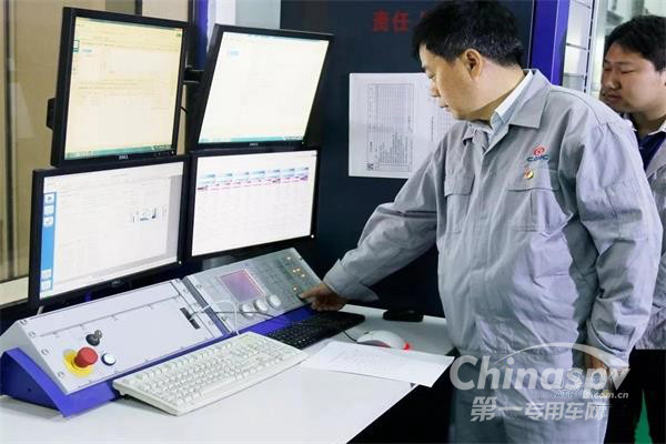 华菱星马CM6D30国六发动机成功点火