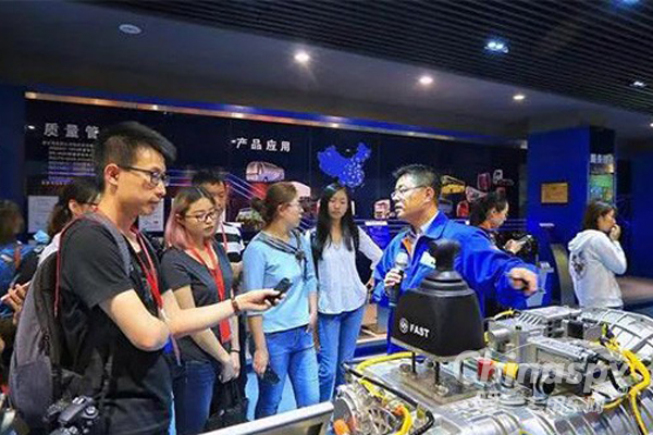 法士特获全国近50家主流网络媒体代表称赞