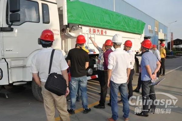昆明渣土车客户莅临中集陕汽参观考察
