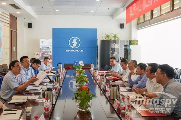 山推进出口公司与陕汽进出口公司合作