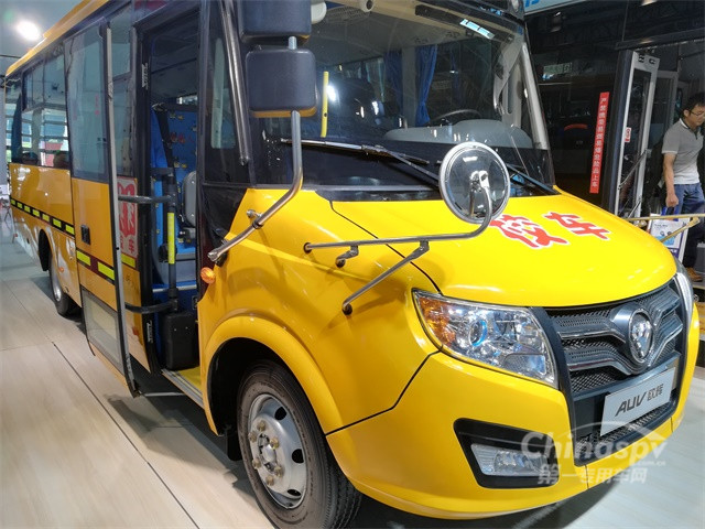 运输展上看校车：技术已备只欠市场“东风”