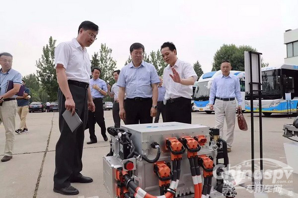 亿华通新一代燃料电池发动机产品发布