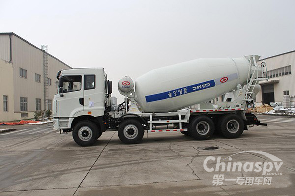 华菱星马搅拌车——混凝土运输多面手