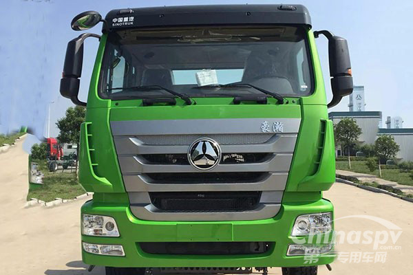 首款中国重汽豪瀚j6g自卸车正式下线