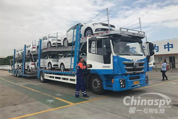 “C位出道” 上汽红岩挑起轿运车大梁