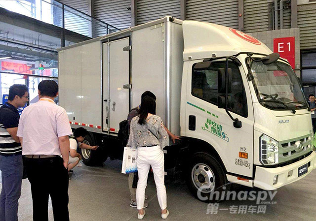 参展用户近距离了解福田时代M3