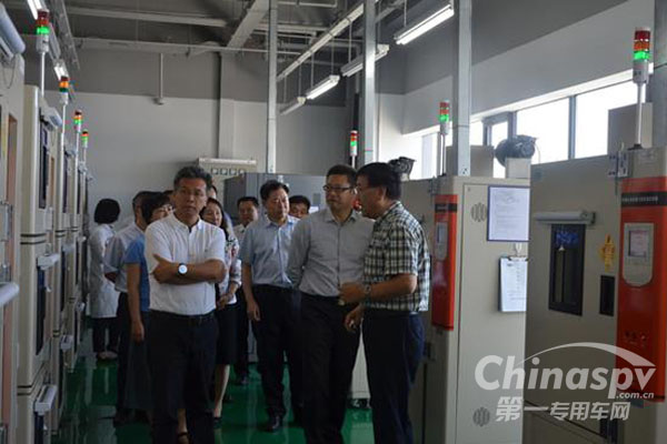 装备工业司赴动力电池创新中心调研