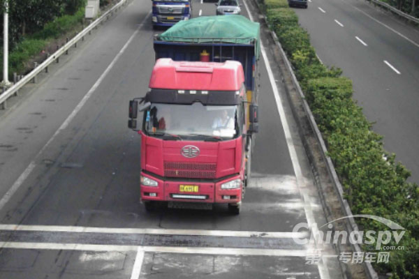 海南公路局曝光100辆严重超限大货车