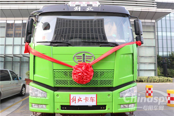 徐州客户喜提128辆一汽解放渣土自卸车