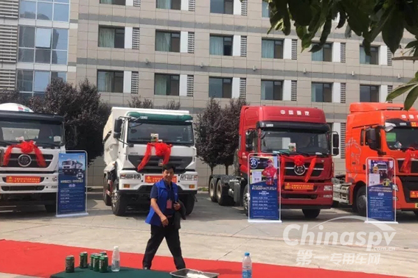 中国重汽两款车型西北斩获订单237辆