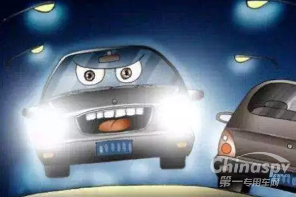 开夜车的危险开车技巧 究竟需要注意什么
