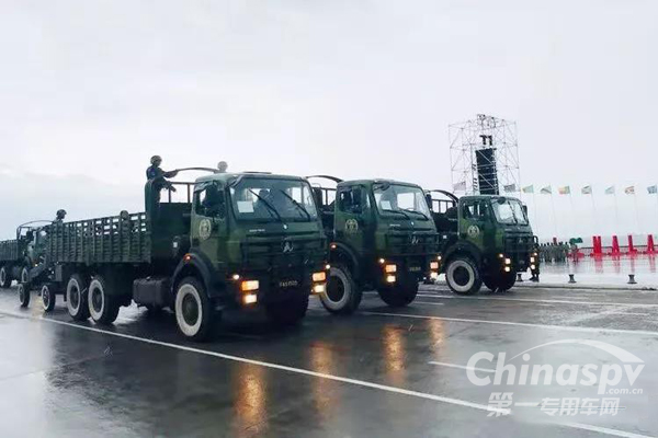 北奔重汽军用车亮相几内亚阅兵仪式