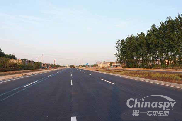 江西：G105国道江西信丰绕城公路主体工程完工