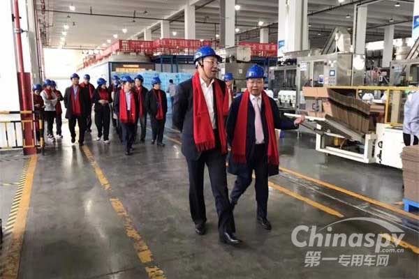 打响蓝天保卫战 知名专家走进龙蟠科技